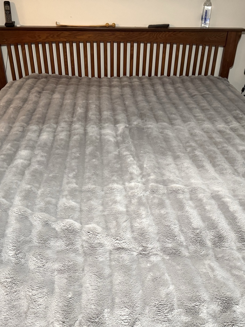 Beautiful faux fur type blanket King size grey blanket